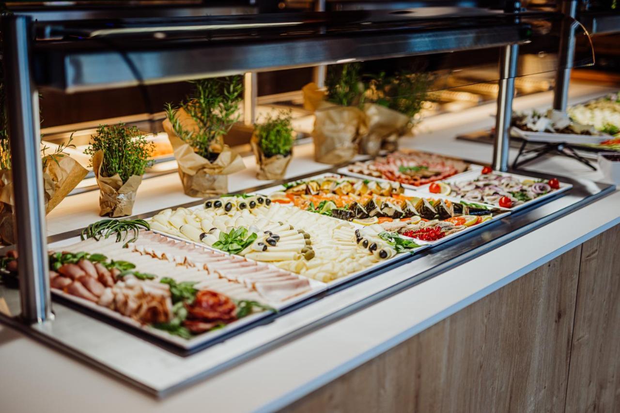 Elements Hotel&Spa Świeradów-Zdrój Εξωτερικό φωτογραφία A salad bar